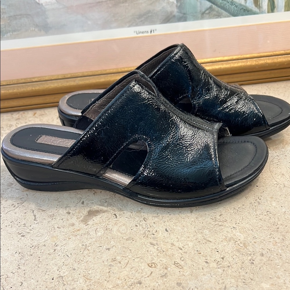 ECCO Black Patent Leather Women's Slide Sandals 37